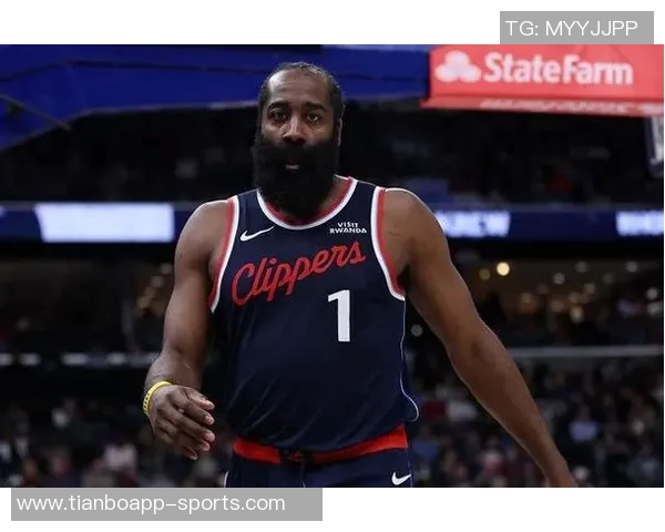 小里呼吁理性看待哈登季后赛表现与造犯规的争议与成见