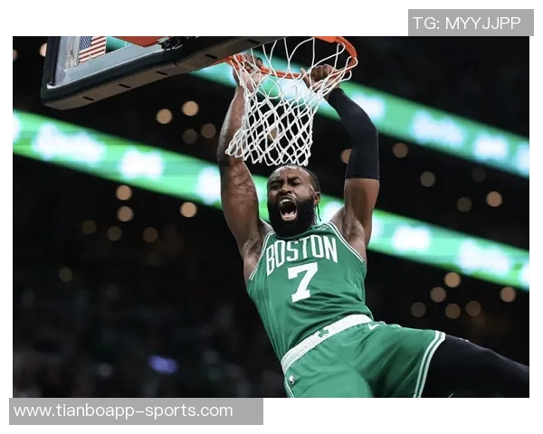 末节狂砍13分杰伦布朗全场33投14中豪取33分12篮板3助攻2抢断1盖帽